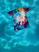 Load image into Gallery viewer, summer, outdoors, tie dye, pool, loungewear, tie dye fashion, DIY