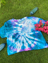 Load image into Gallery viewer, color, crop top, summer, chill, loungewear, tie dye, DIY